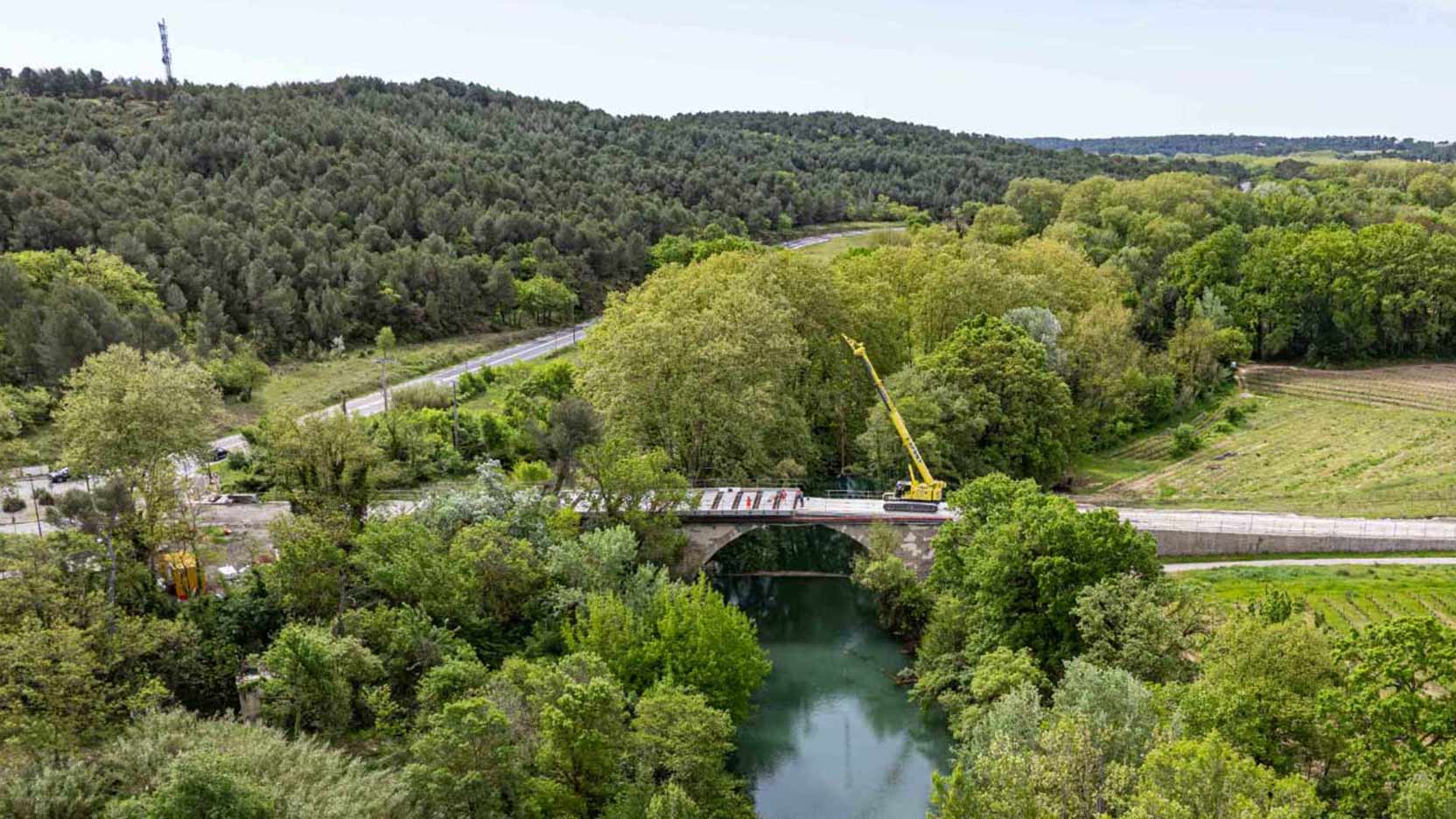 Éléments en béton armé préfabriqués par PREGA Labège pour l’élargissement du pont de Montferrier-sur-Lez, près de Montpellier.