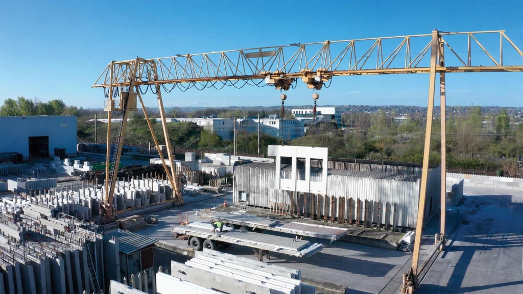 Préfabrication d’éléments en béton dans l'usine PREGA Labège pour le campus Horizon à Blagnac