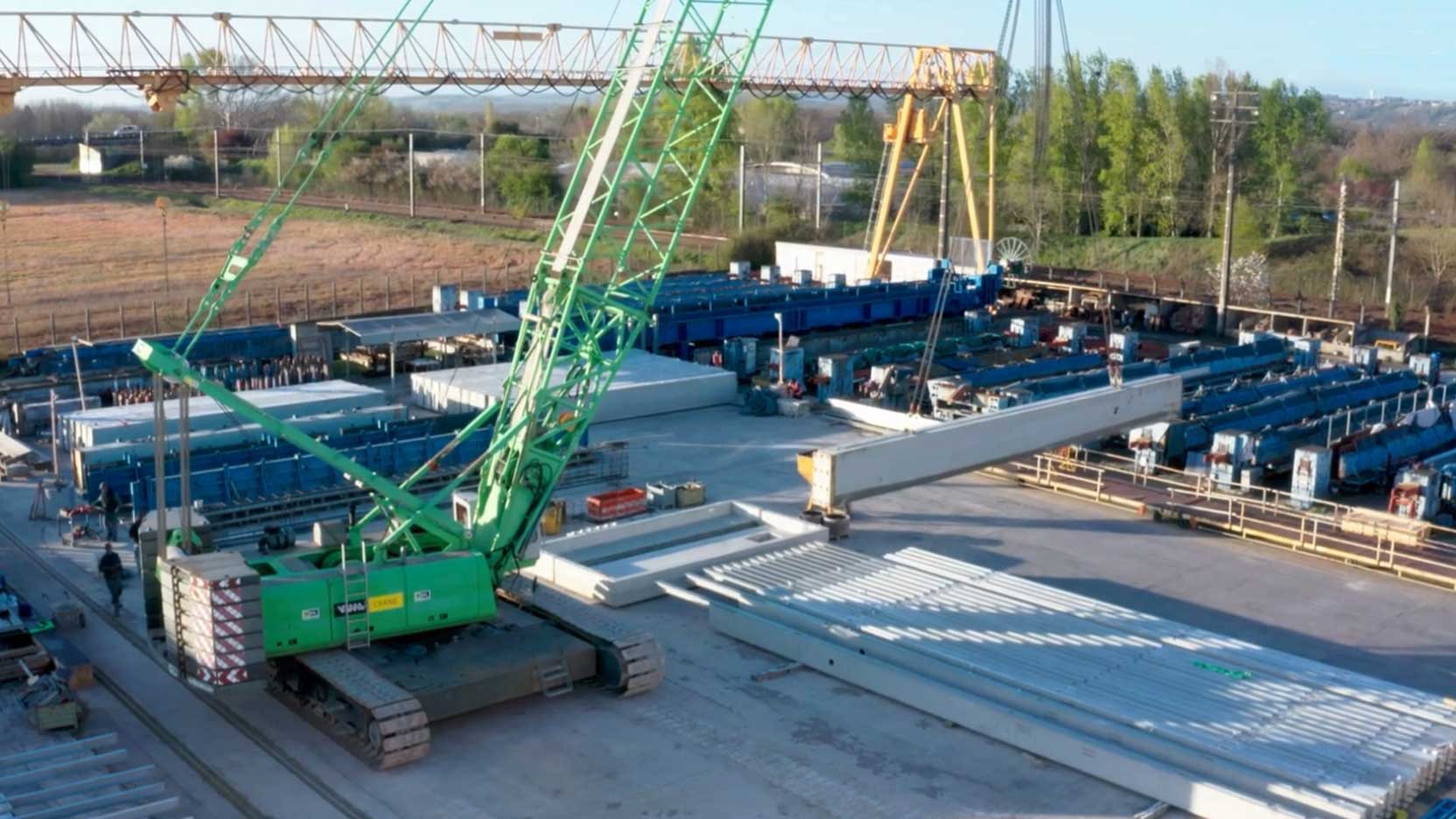 PREGA fabrique 111 éléments préfabriqués en béton bas carbone pour l'Agile Factory de SLB à Béziers, un hall industriel de 6 200 m².